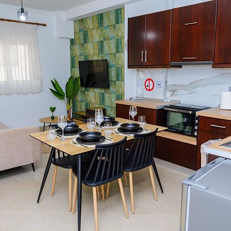 Emi'S House Apartment ซานธี ภายนอก รูปภาพ