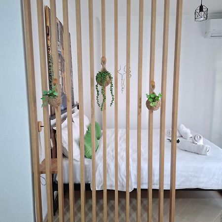 Emi'S House Apartment ซานธี ภายนอก รูปภาพ