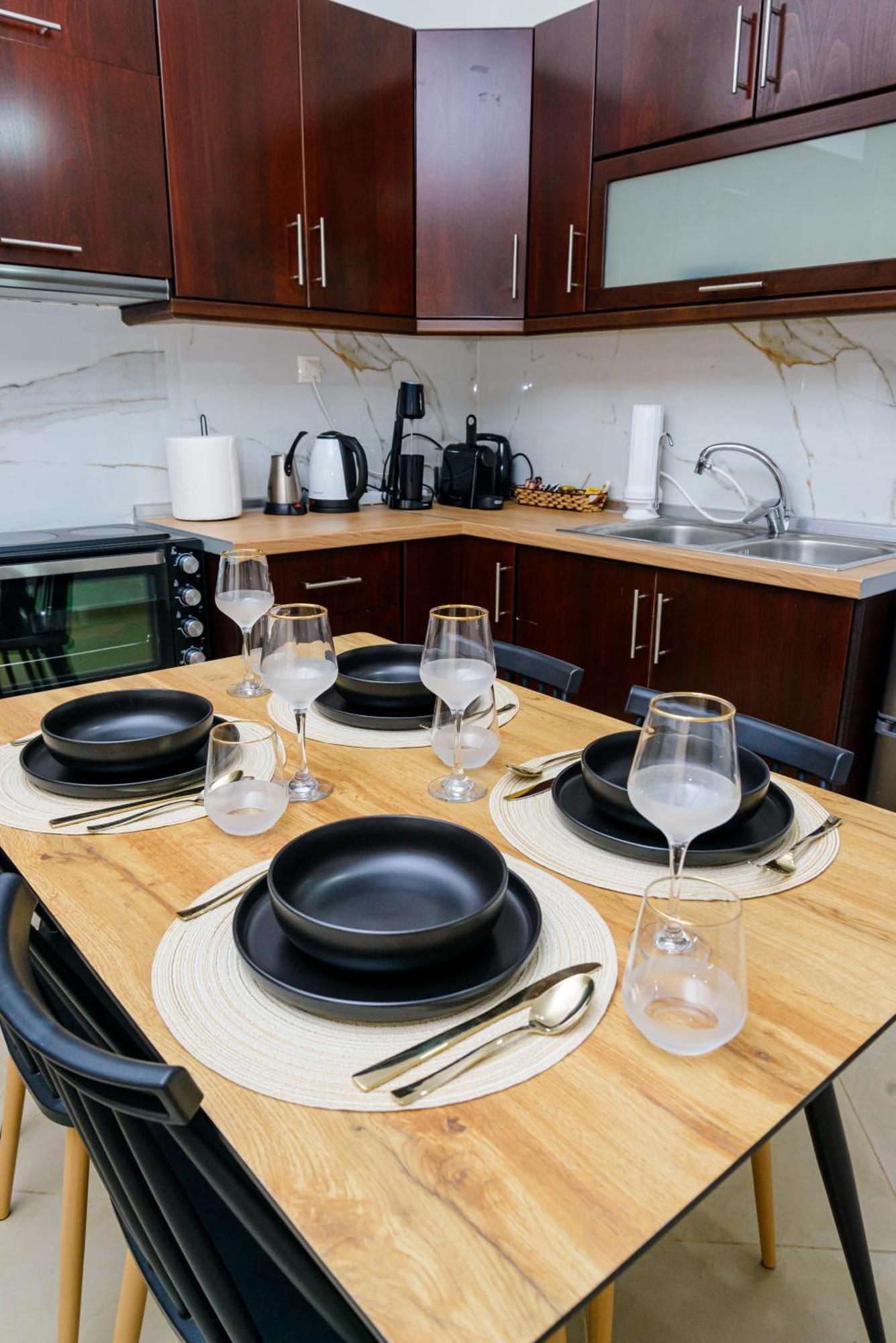 Emi'S House Apartment ซานธี ภายนอก รูปภาพ