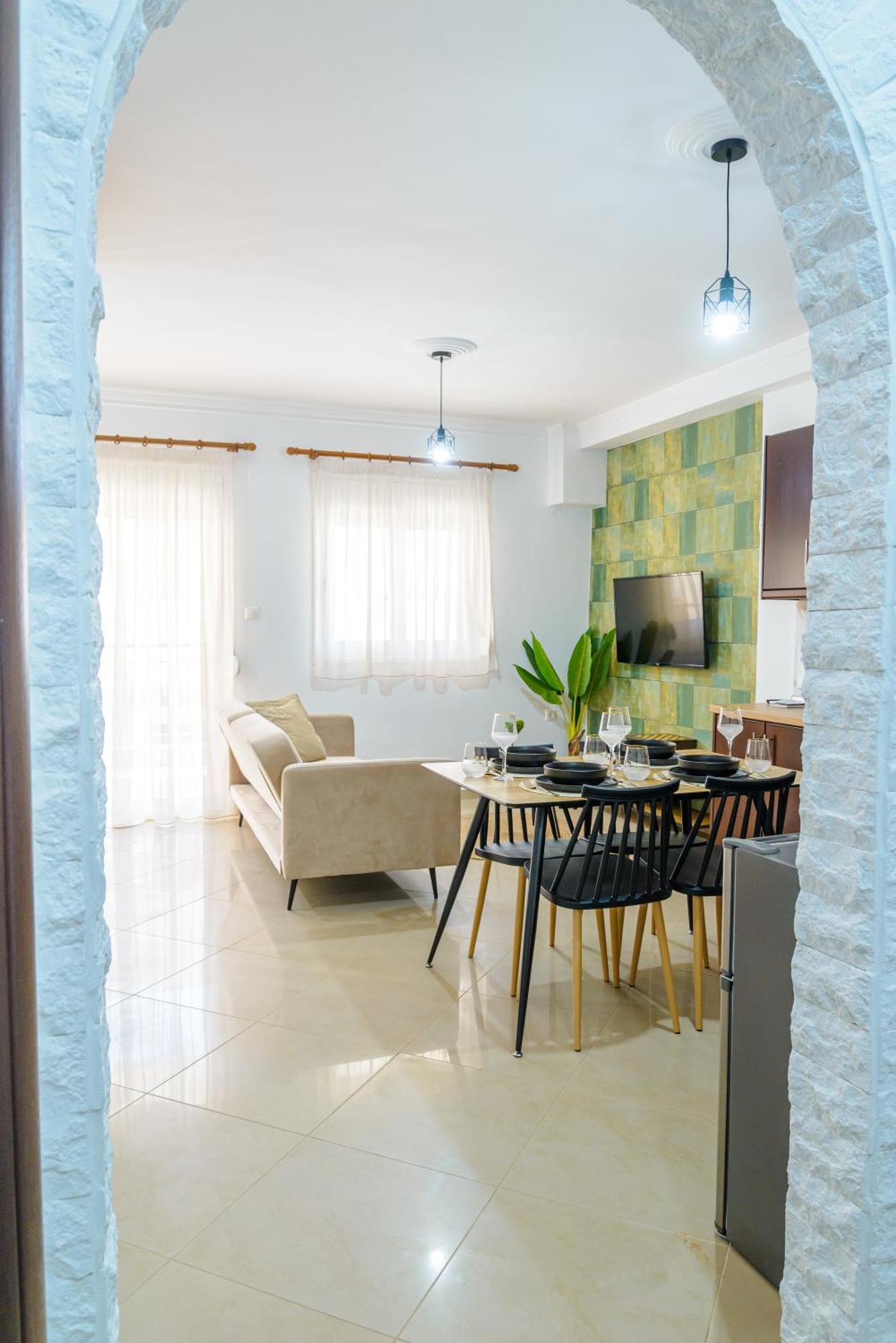 Emi'S House Apartment ซานธี ภายนอก รูปภาพ