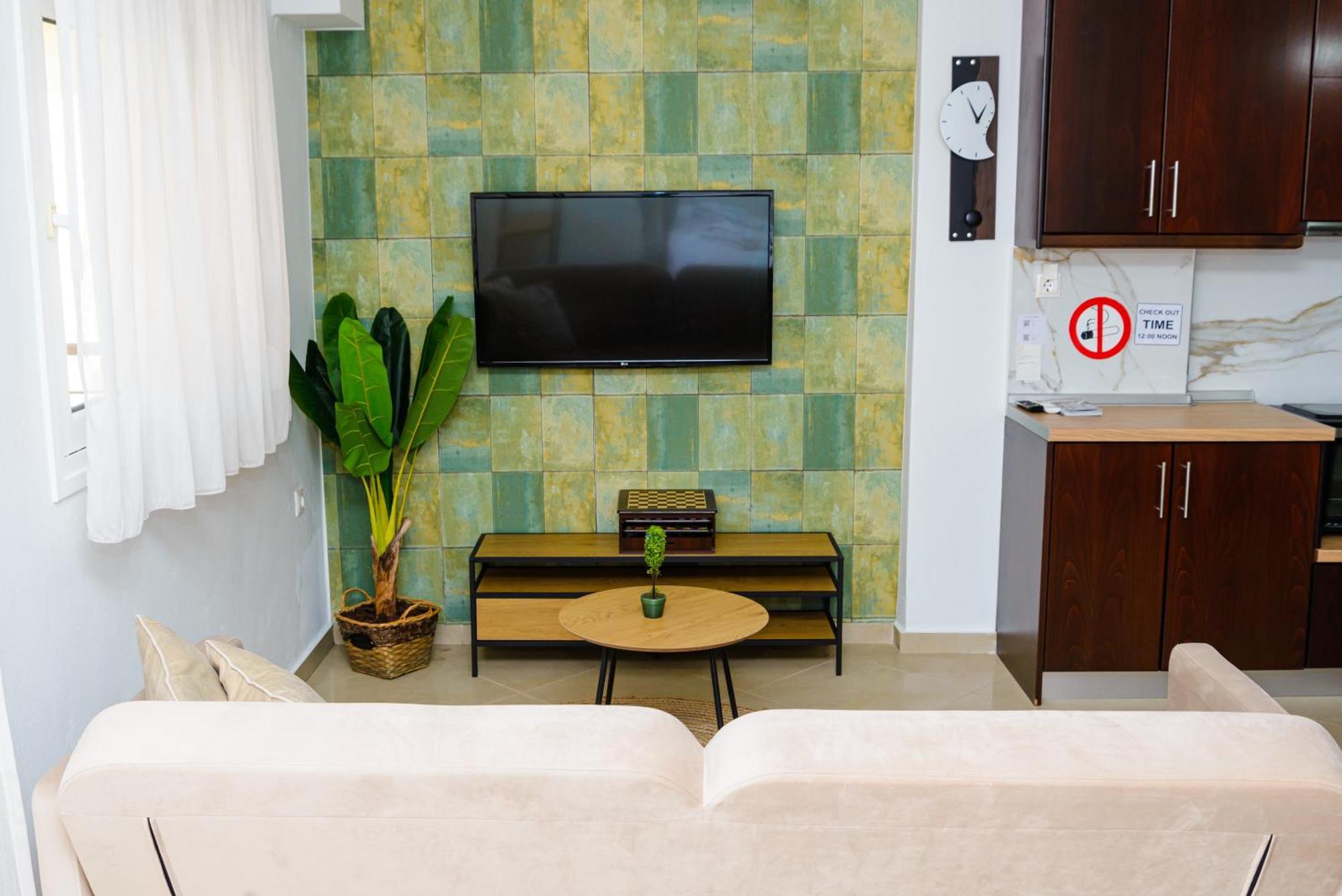 Emi'S House Apartment ซานธี ภายนอก รูปภาพ